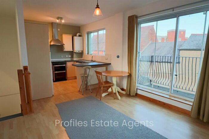 2 Bedroom Maisonette To Rent In Stockwell Head, Hinckley, LE10