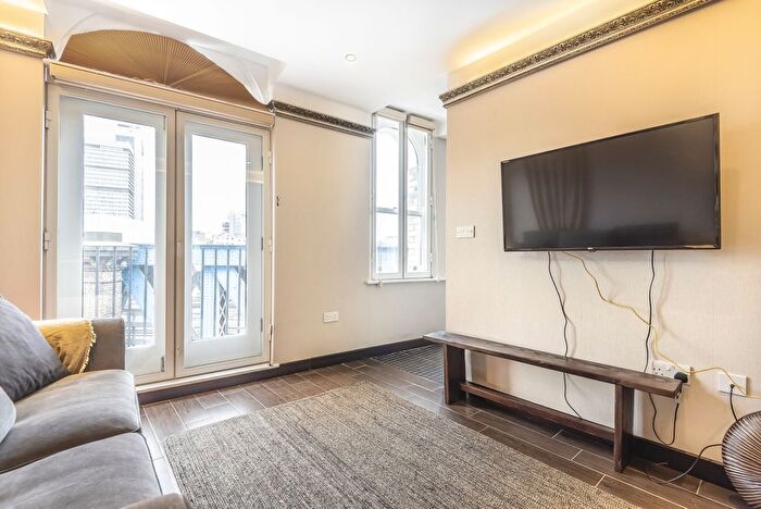 1 Bedroom Flat To Rent In Southwark Street, London, SE1