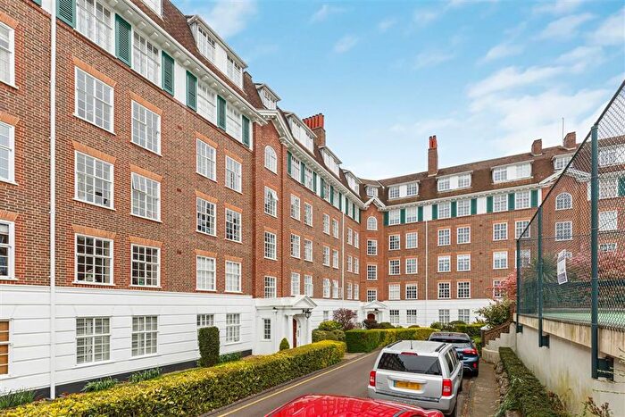 2 Bedroom Flat For Sale In Richmond Hill Court, Richmond, TW10