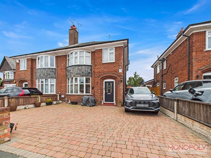 3 Bedroom Semi-Detached House For Sale In Melrose Avenue, Vicars Cross, Chester, CH3