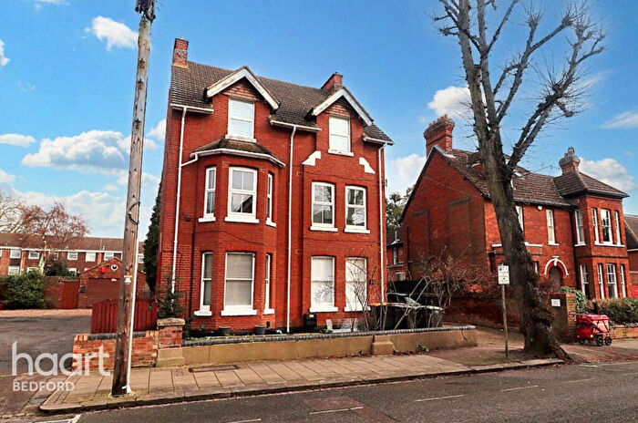 2 Bedroom Apartment For Sale In Chaucer Road, Bedford, MK40