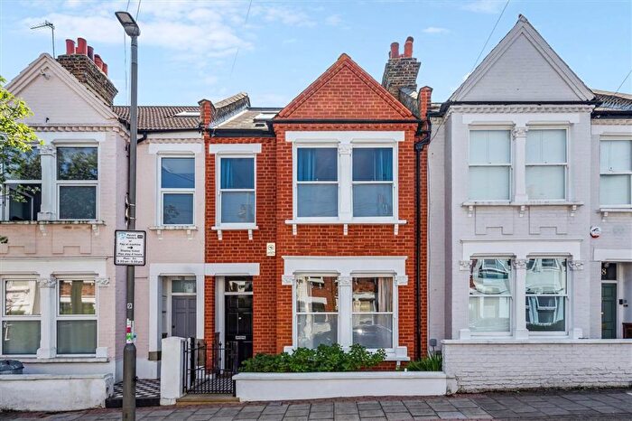 4 Bedroom Terraced House For Sale In Cathles Road, Balham, SW12