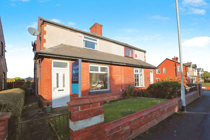 3 Bedroom Semi-Detached House For Sale In Rochdale Old Road, Bury, BL9