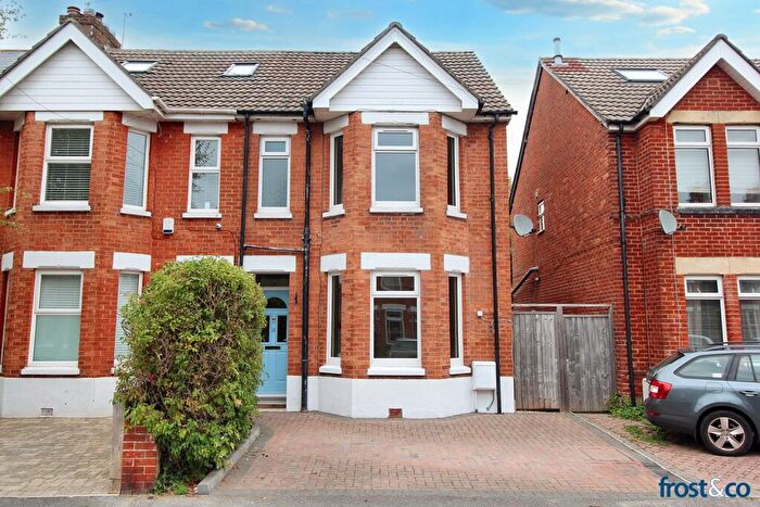 3 Bedroom Semi-Detached House To Rent In Courthill Road, Poole, BH14