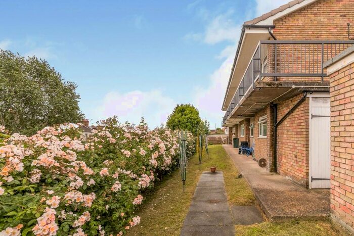 1 Bedroom Flat To Rent In Mitchell Close, Dartford, DA1