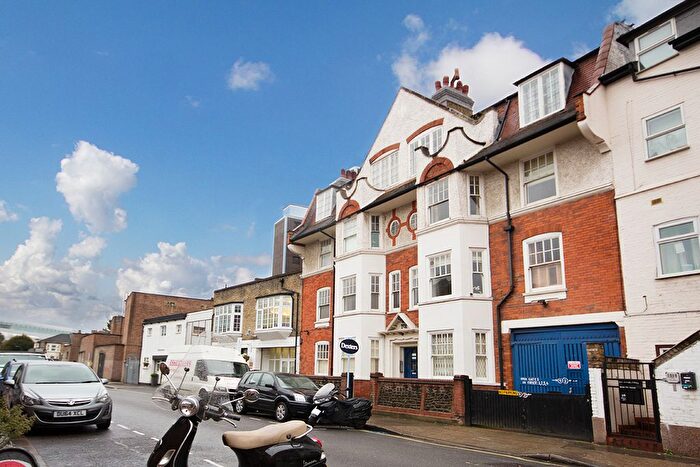 1 Bedroom Flat To Rent In Bulwer Street, London, W12