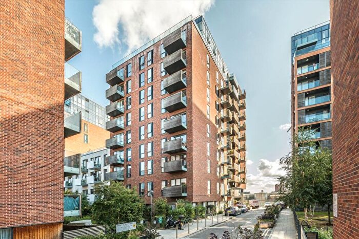 2 Bedroom Flat To Rent In Barry Blandford Way, Bow, E3