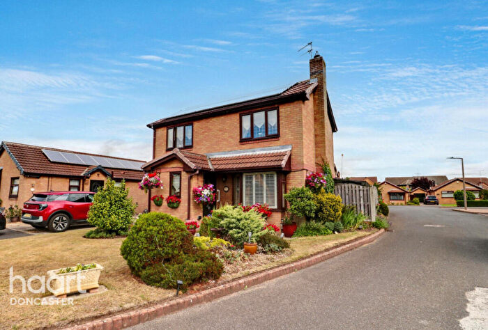 3 Bedroom Detached House For Sale In Meadow Walk, Edenthorpe, Doncaster, DN3