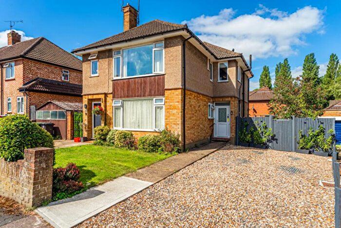 2 Bedroom Maisonette For Sale In Reynards Way, Bricket Wood, St. Albans, Hertfordshire, AL2
