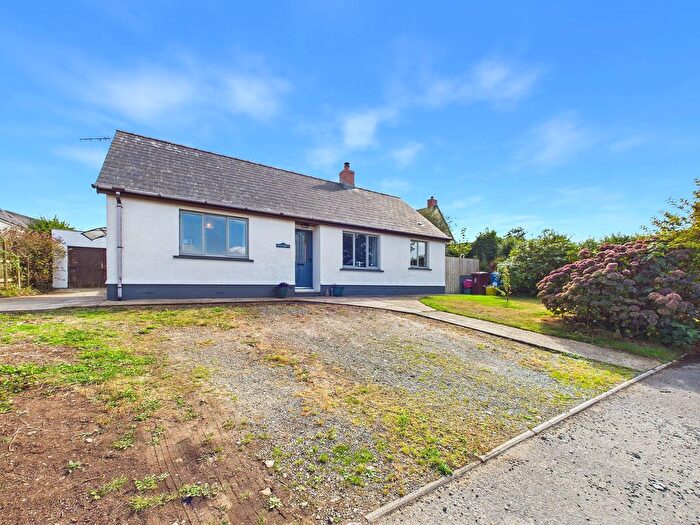 2 Bedroom Property For Sale In Crofty Close, Croesgoch, SA62
