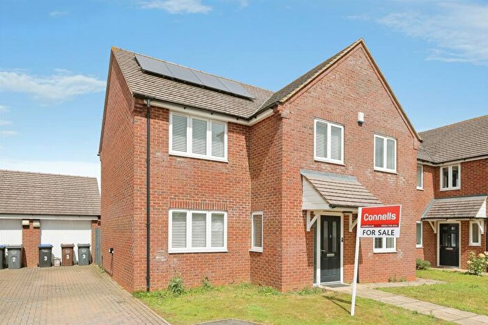 4 Bedroom House To Rent In Pagnell Close, Wootton, NN4