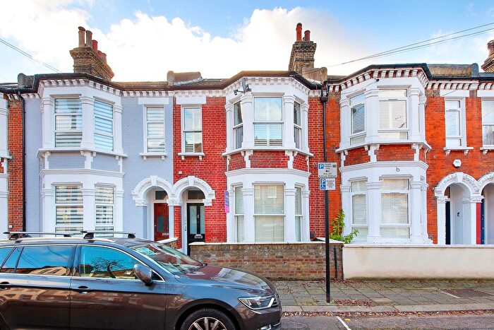 2 Bedroom Flat For Sale In Kenwyn Road, Clapham, SW4
