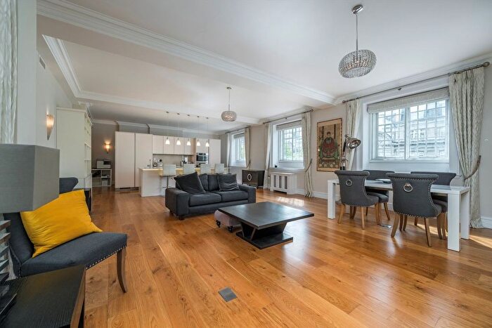 2 Bedroom Flat For Sale In Kingsway, Holborn, WC2B