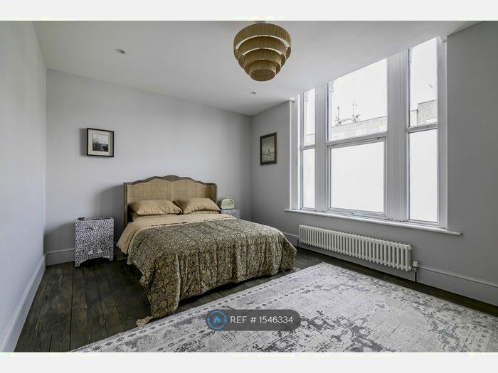 2 Bedroom Flat To Rent In Bethnal Green Road, London, E2