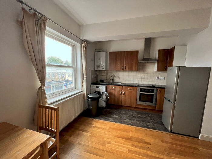 2 Bedroom Flat To Rent In New Cross Road, London, SE14