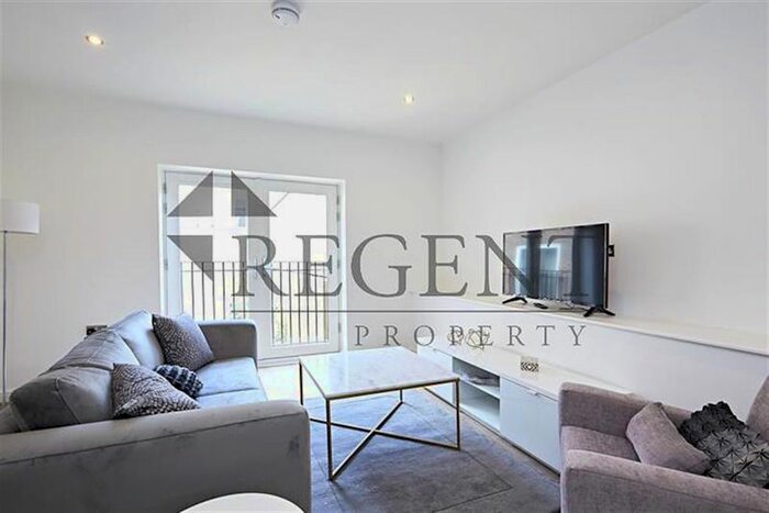 2 Bedroom Flat To Rent In Wakefield Road, Richmond, TW10