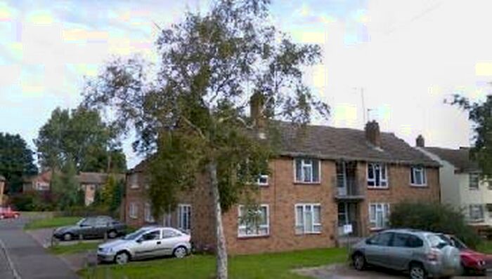 2 Bedroom Flat To Rent In Shepherds Close, Hurley, Maidenhead, SL6