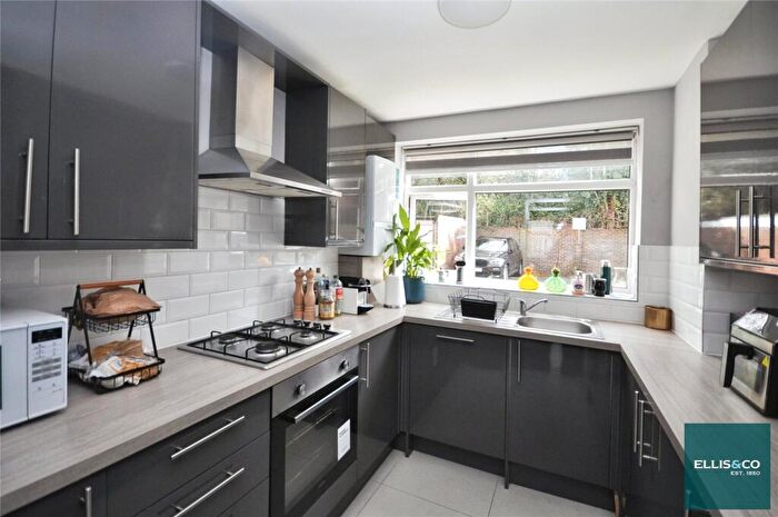 2 Bedroom Apartment To Rent In Arundel Lodge, Salisbury Avenue, Finchley, N3