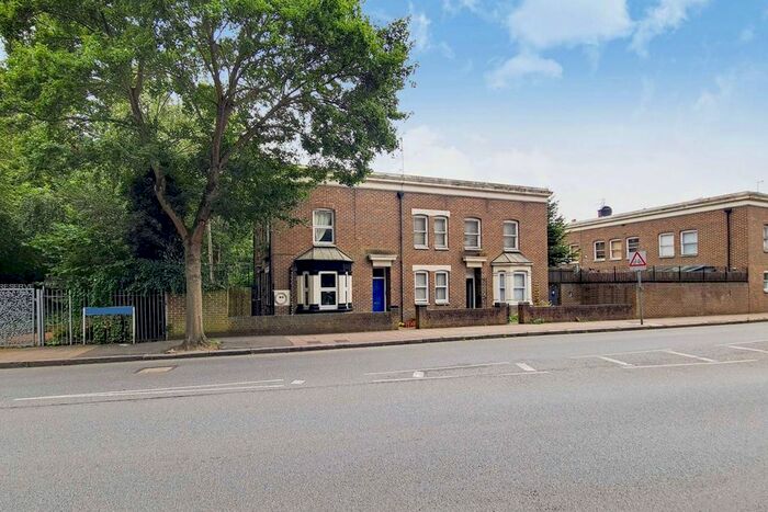 1 Bedroom Flat To Rent In Brookmill Road, Deptford, London, SE8