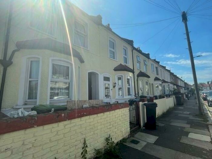 3 Bedroom House To Rent In Cornwallis Grove, Edmonton, London, N9
