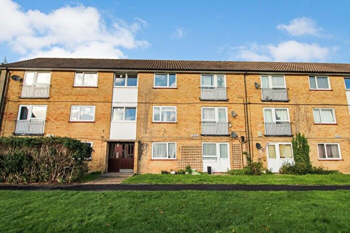 2 Bedroom Flat For Sale In Court Lodge Road, Horley, Surrey., RH6