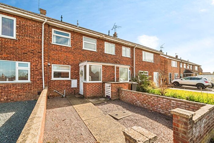 2 Bedroom Terraced House For Sale In Antrim Road, Lincoln, LN5