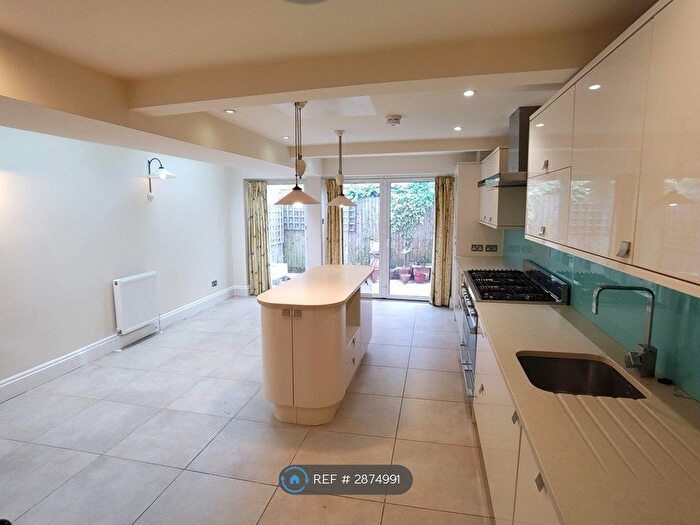 3 Bedroom Terraced House To Rent In Crimsworth Road, London, SW8