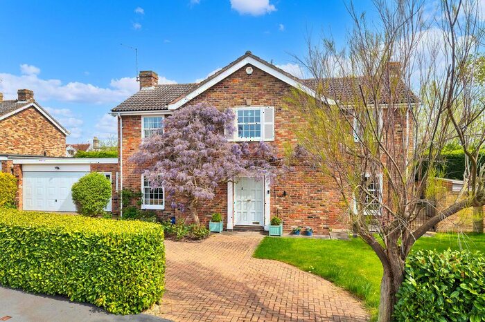 5 Bedroom Detached House For Sale In Wimbridge Close, Wimpole, SG8