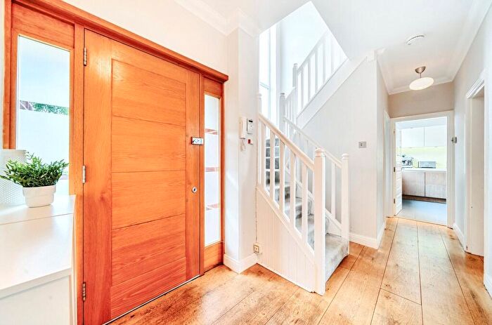 5 Bedroom Detached House For Sale In Mainway, Alkrington, Middleton, Manchester, M24