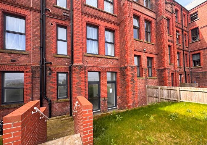 2 Bedroom Flat For Sale In Townhouse B, Gibson House Drive, Wirral, CH44