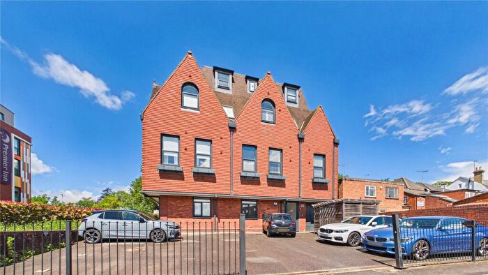 1 Bedroom Flat For Sale In Park Street, Camberley, Surrey, GU15
