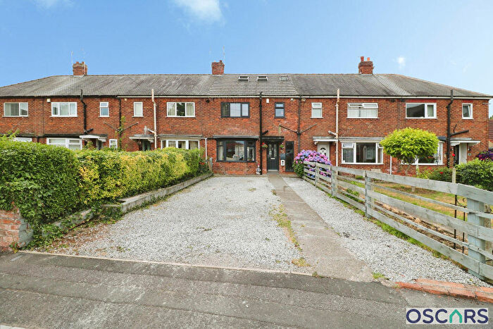 4 Bedroom Terraced House For Sale In Mayland Avenue, Springhead Avenue, HU5