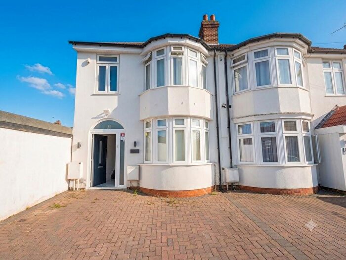 3 Bedroom Semi-Detached House To Rent In Hurstbourne Gardens, Barking, Barking And Dagenham, IG11