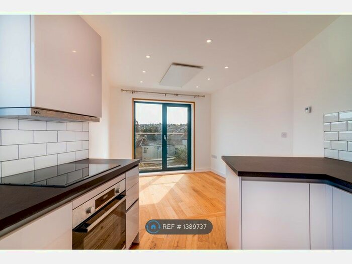 1 Bedroom Flat To Rent In Williams Court, Truro, TR1