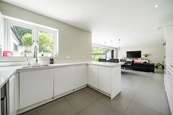 4 Bedroom Detached House For Sale In Thornton Avenue, Warsash, SO31