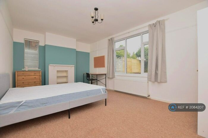 4 Bedroom Semi-Detached House To Rent In Ambleside Avenue, Bristol, BS10