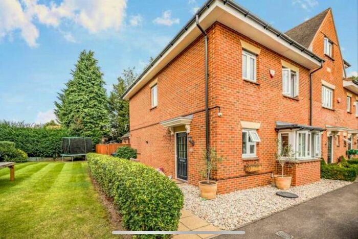 3 Bedroom Terraced House To Rent In Montague Close, Farnham Royal, Slough, SL2