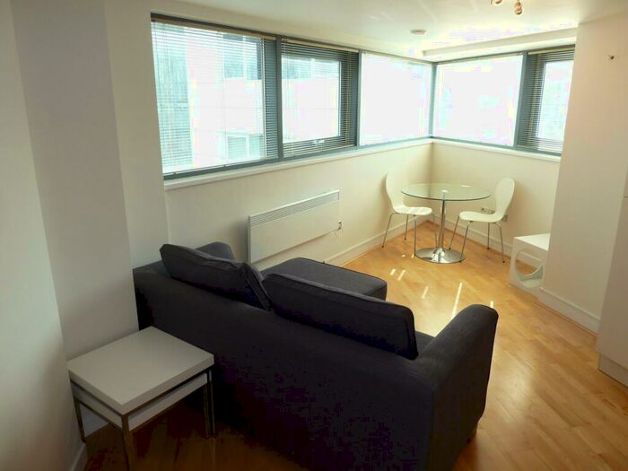 1 Bedroom Flat To Rent In Little Neville Street, Leeds, West Yorkshire, Uk, LS1