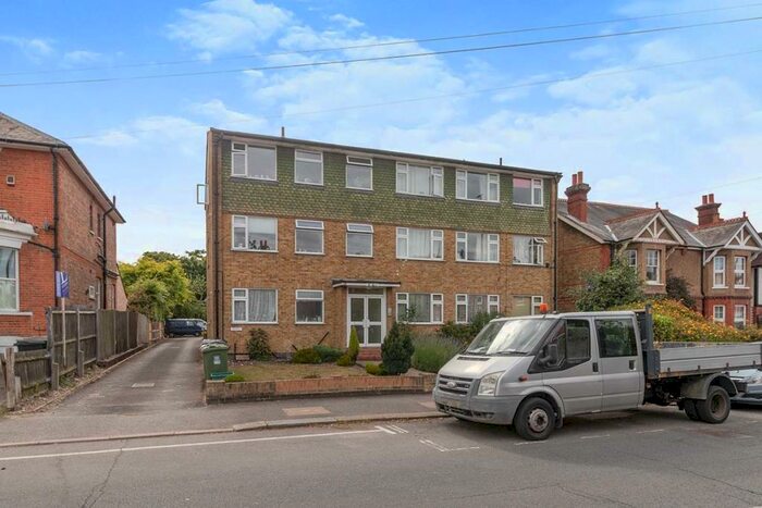 1 Bedroom Flat To Rent In Temple Road, Epsom, Surrey, KT19