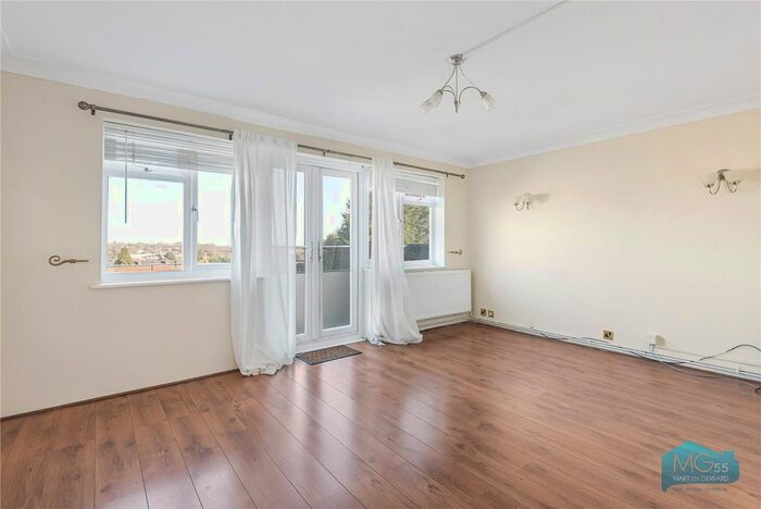 1 Bedroom Flat To Rent In Henley Court, Chase Side, Southgate, London, N14