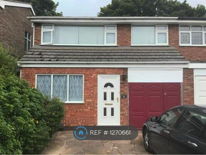 3 Bedroom Semi-Detached House To Rent In Fordwater Road, Streetly, Sutton Coldfield B74