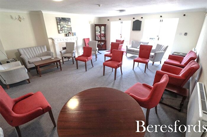 1 Bedroom Flat To Rent In Huskards, Waldegrave Gardens, RM14