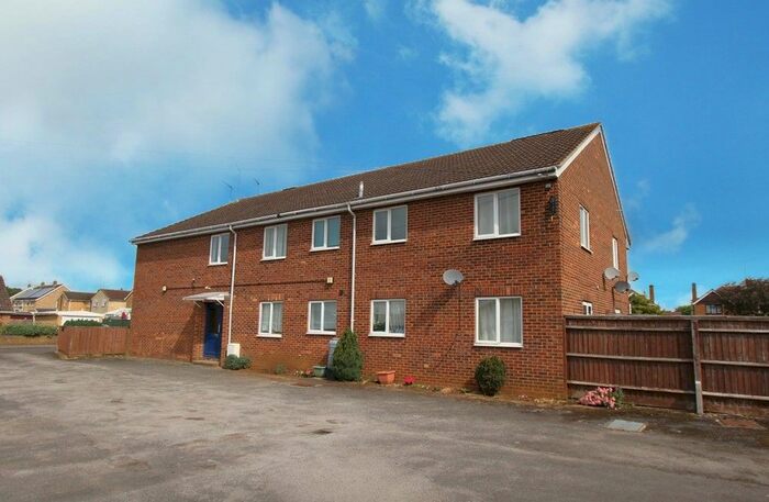 2 Bedroom Flat To Rent In Harrowby Court, Harrowby Road, Banbury, Oxon, OX16