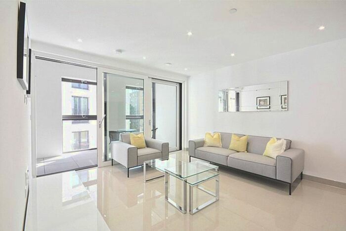 2 Bedroom Flat To Rent In Blackfriars Road, Southwark, London, SE1