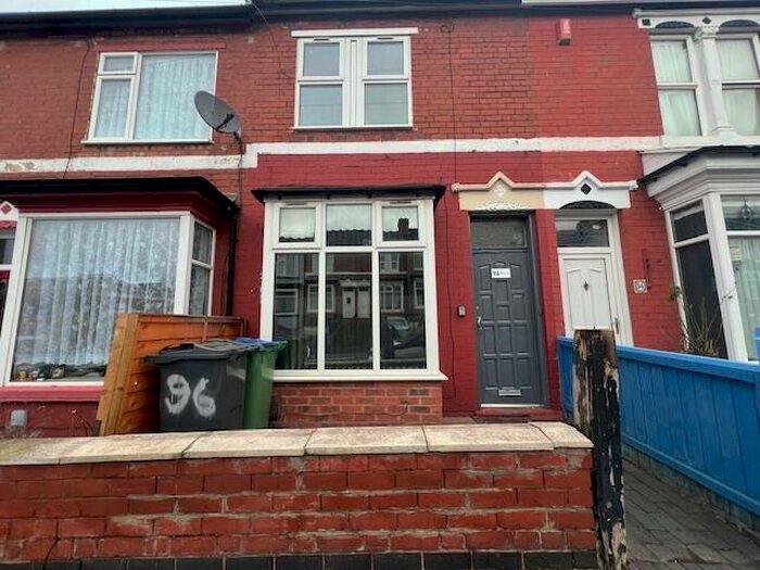 2 Bedroom Flat To Rent In Beakes Road, Smethwick, West Midlands, B67