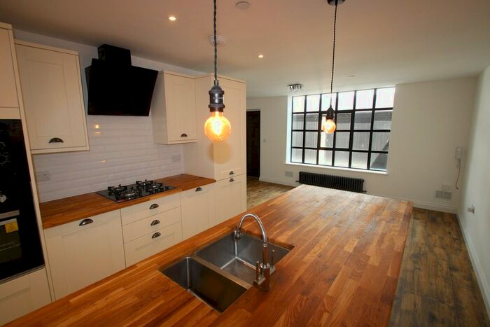 2 Bedroom Property To Rent In Market Square, St Neots, PE19