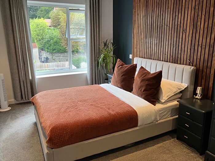 2 Bedroom Flat To Rent In Box Ridge Avenue, CR8