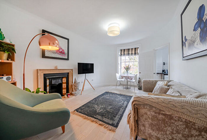 2 Bedroom Apartment For Sale In Brock Street, Bath, Somerset, BA1