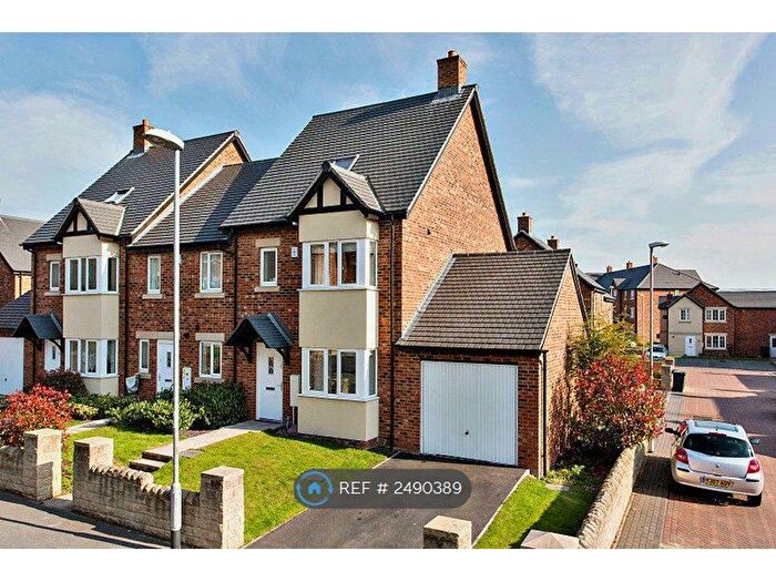 4 Bedroom End Of Terrace House To Rent In Parkinson Way, Guiseley, Leeds, LS20