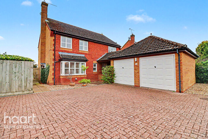 4 Bedroom Detached House For Sale In Cresmedow Way, Elmswell, Bury St Edmunds, IP30